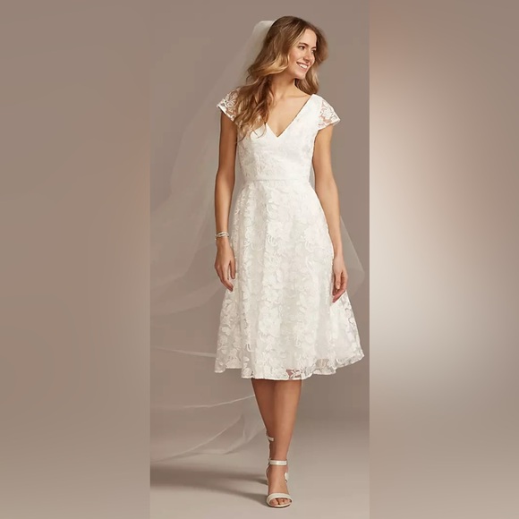 David's Bridal Dresses & Skirts - David's Bridal White Lace Wedding Dress